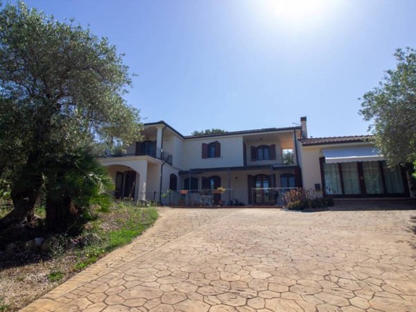 casa indipendente in vendita ad Alghero in zona Calabona