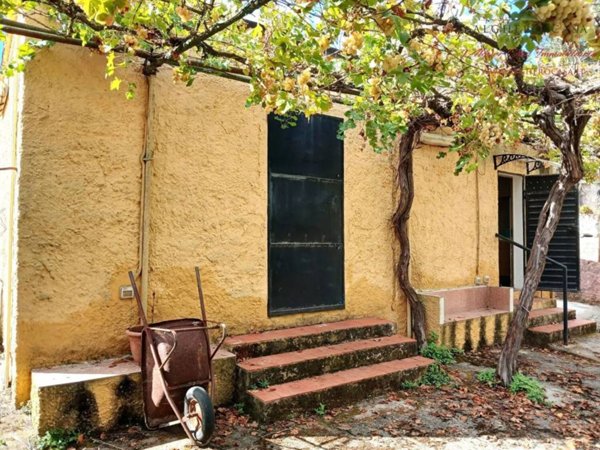 casa indipendente in vendita ad Alghero in zona Carrabuffas