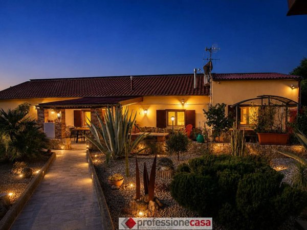 casa indipendente in vendita ad Alghero