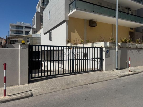 box auto in vendita ad Alghero
