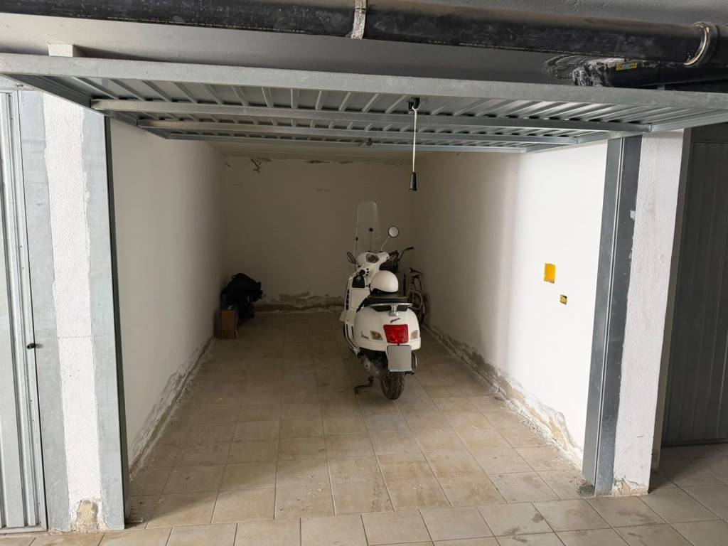 box auto in vendita ad Alghero in zona Pivarada
