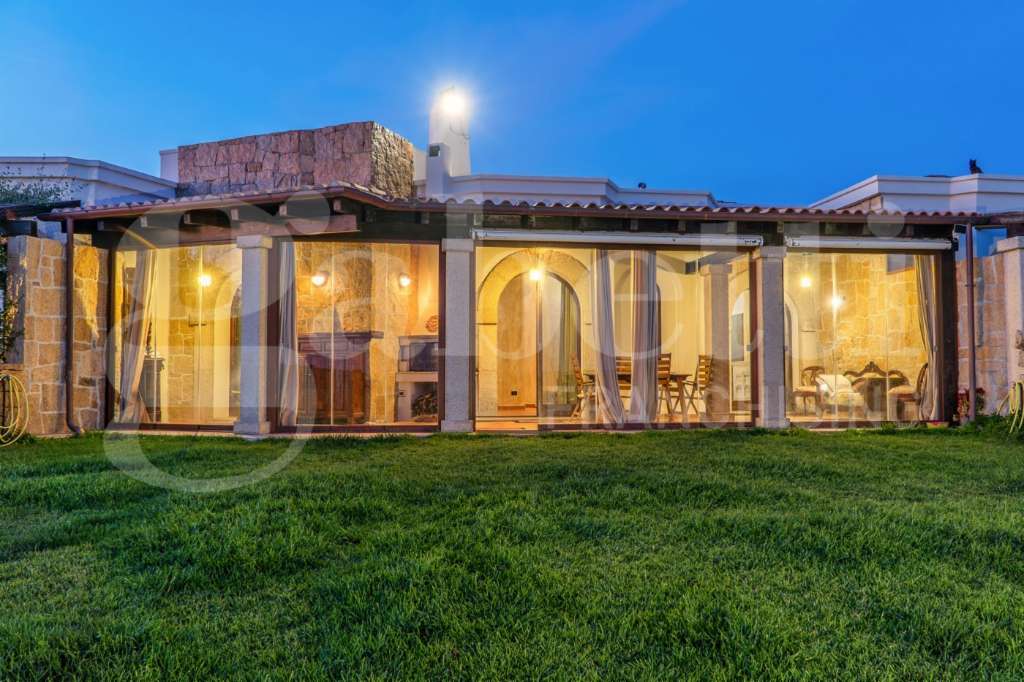 casa indipendente in vendita ad Alghero in zona Carrabuffas