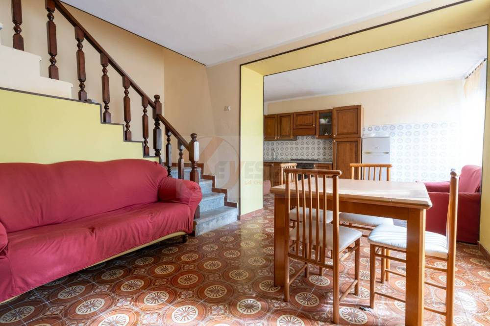 casa indipendente in vendita ad Anela