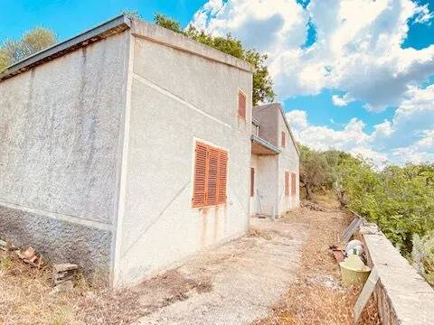 casa indipendente in vendita ad Anela