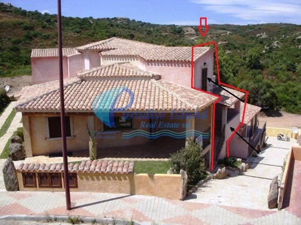 casa indipendente in vendita ad Arzachena in zona Cannigione