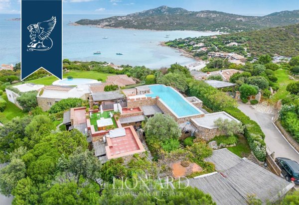 casa indipendente in vendita ad Arzachena in zona Porto Cervo