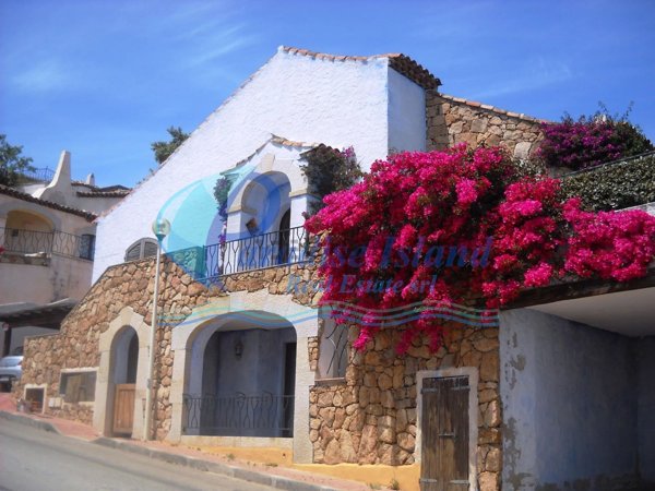 casa indipendente in vendita ad Arzachena