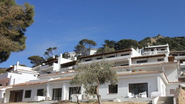 appartamento in vendita ad Arzachena in zona Baja Sardinia