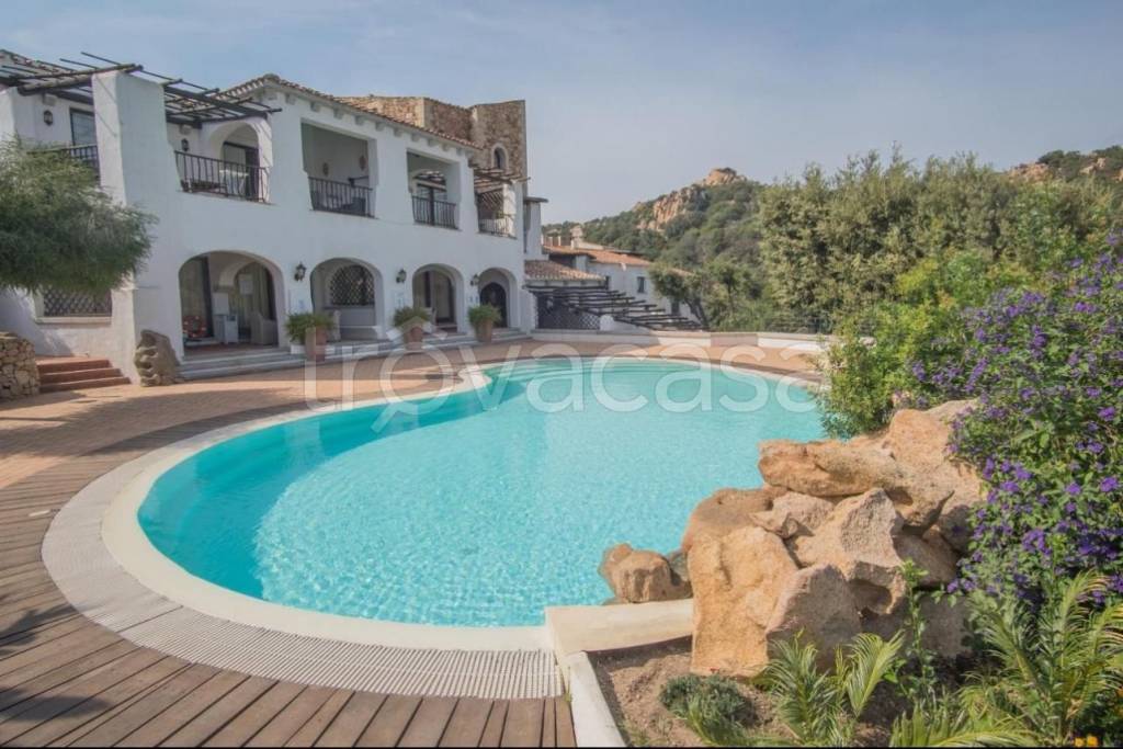 appartamento in vendita ad Arzachena in zona Porto Cervo