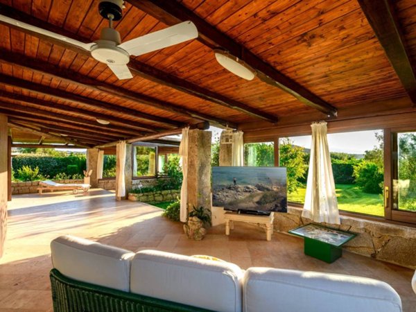 casa indipendente in vendita ad Arzachena in zona Baja Sardinia