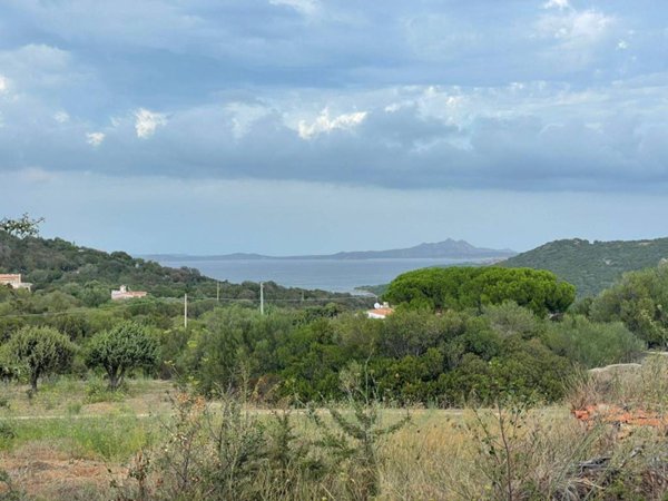 casa indipendente in vendita ad Arzachena in zona Baja Sardinia
