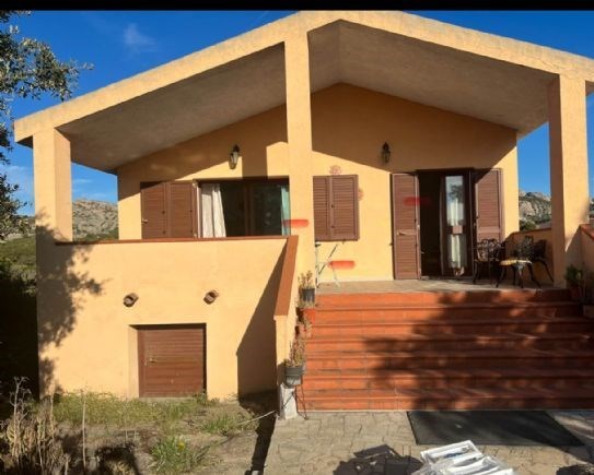 casa indipendente in vendita ad Arzachena