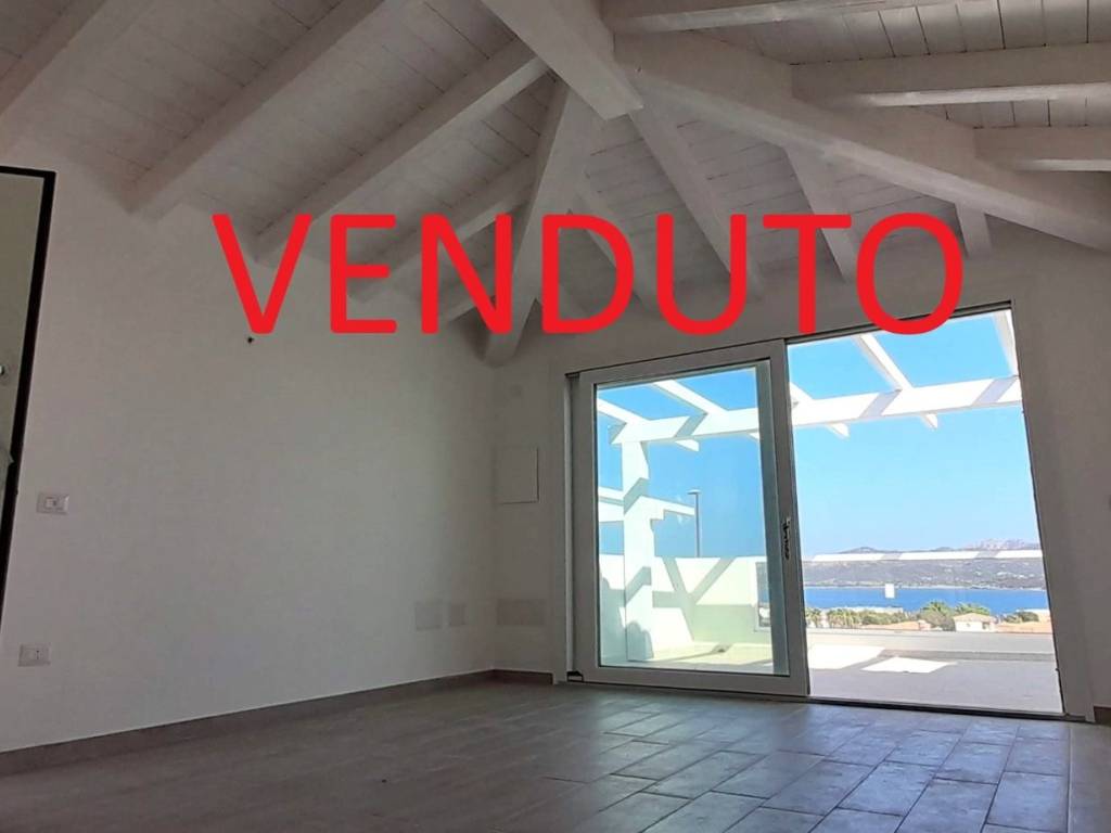 appartamento in vendita ad Arzachena in zona Cannigione