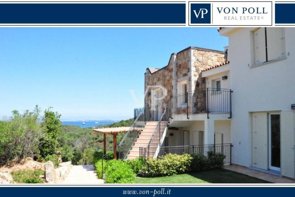appartamento in vendita ad Arzachena in zona Baja Sardinia