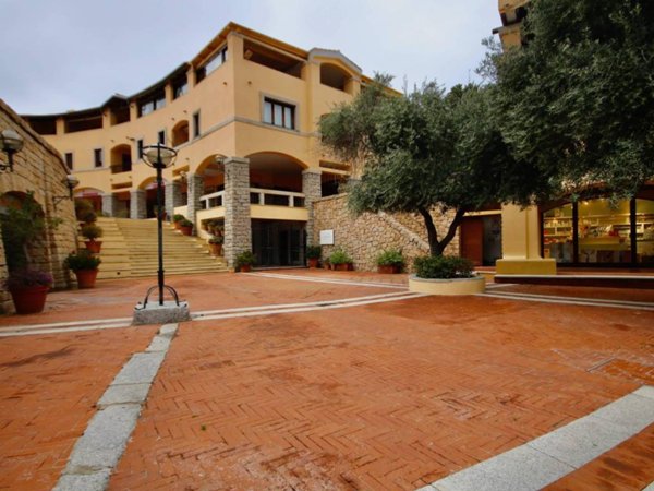 negozio in vendita ad Arzachena in zona Porto Cervo