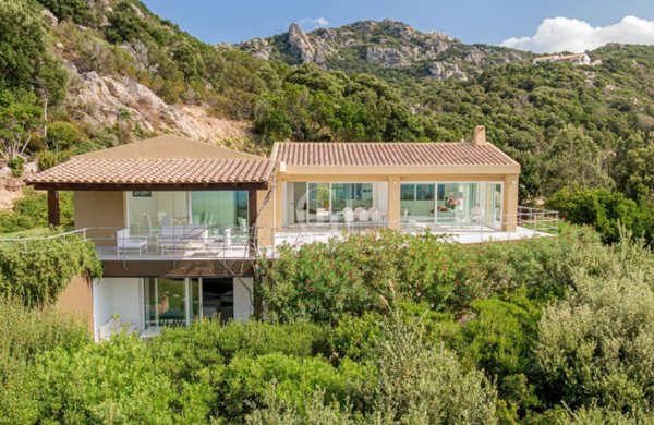 casa indipendente in vendita ad Arzachena