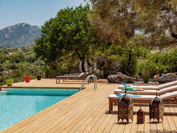 casa indipendente in vendita ad Arzachena