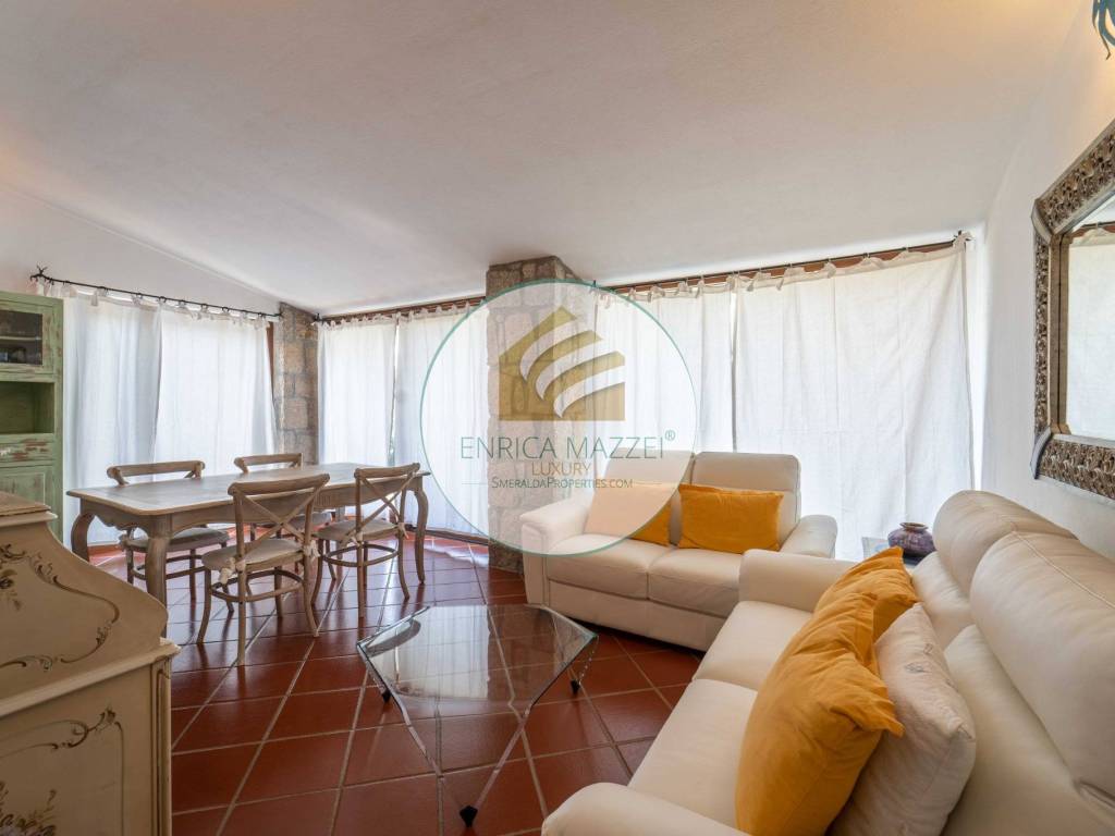casa indipendente in vendita ad Arzachena in zona Cannigione