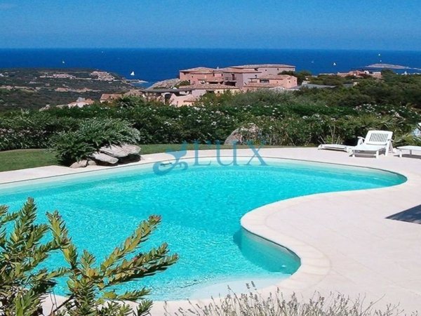 casa indipendente in vendita ad Arzachena in zona Porto Cervo