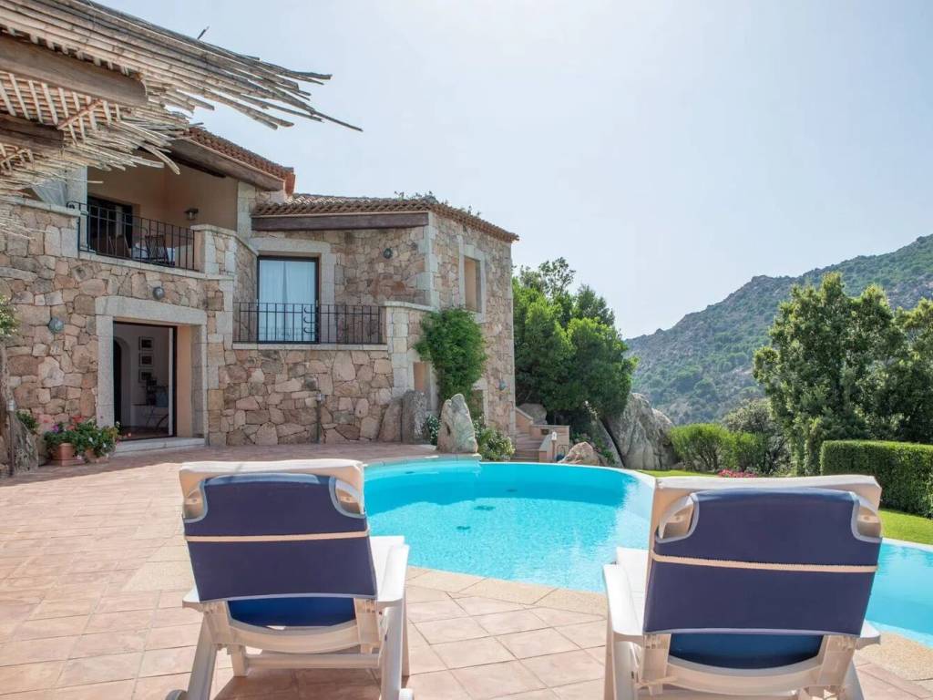 casa indipendente in vendita ad Arzachena in zona Porto Cervo