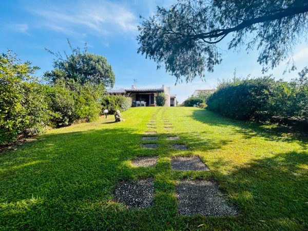 casa indipendente in vendita ad Arzachena in zona Baja Sardinia