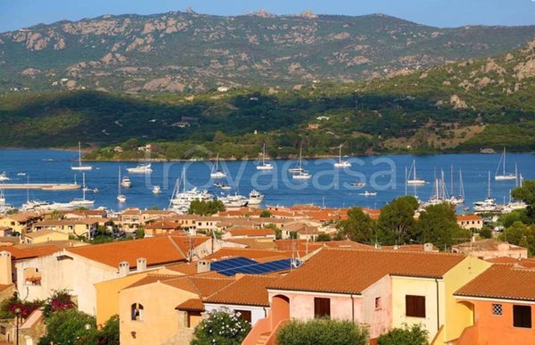 casa indipendente in vendita ad Arzachena in zona Cannigione