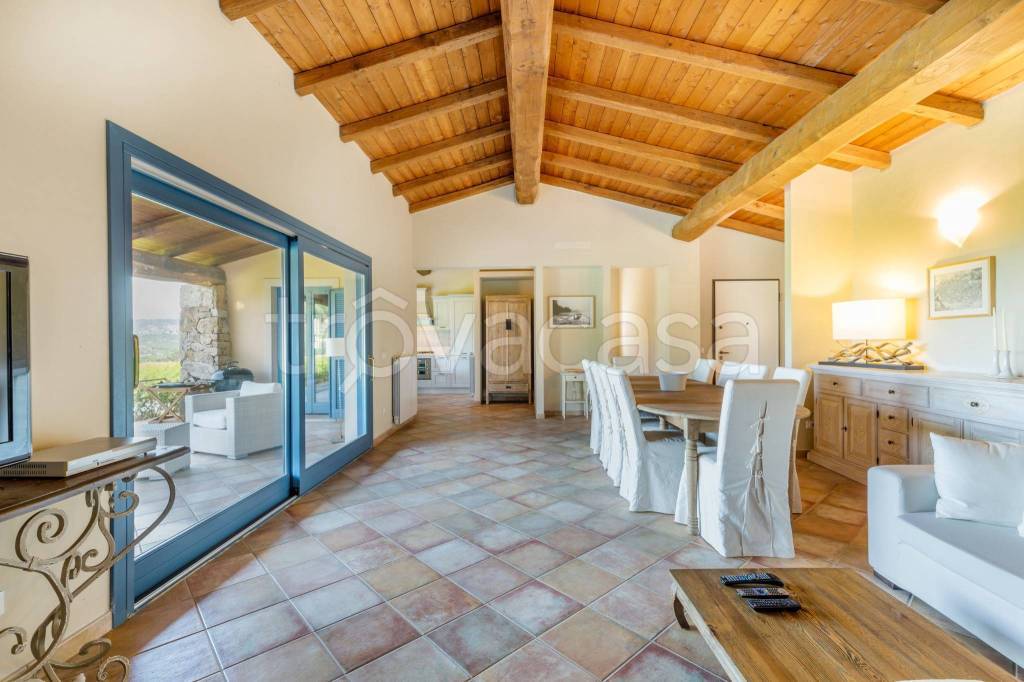 casa indipendente in vendita ad Arzachena in zona Cannigione