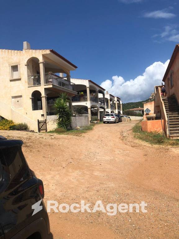 appartamento in vendita ad Arzachena in zona Cannigione