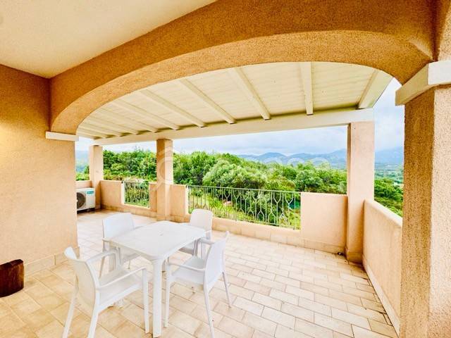 appartamento in vendita ad Arzachena