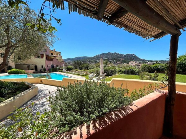 appartamento in vendita ad Arzachena in zona Porto Cervo