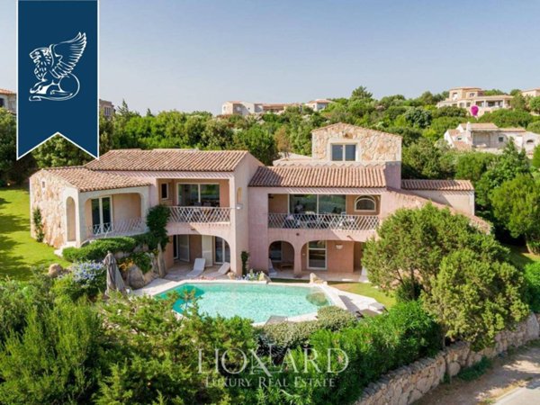 casa indipendente in vendita ad Arzachena in zona Porto Cervo