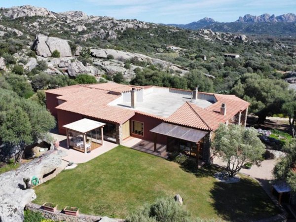 casa indipendente in vendita ad Arzachena