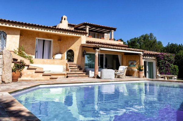 casa indipendente in vendita ad Arzachena in zona Porto Cervo