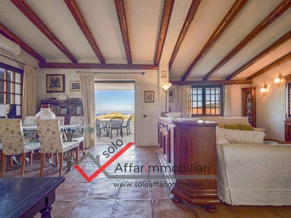 casa indipendente in vendita ad Arzachena in zona Baja Sardinia