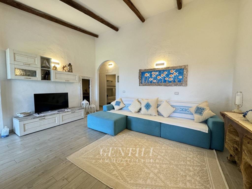 casa indipendente in vendita ad Arzachena in zona Baja Sardinia