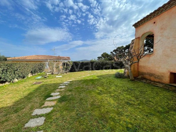 appartamento in vendita ad Arzachena