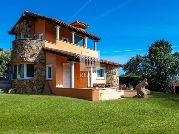 casa indipendente in vendita ad Arzachena in zona Porto Cervo