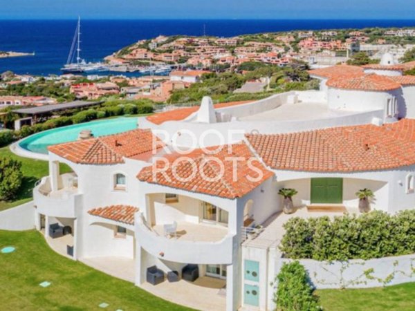 casa indipendente in vendita ad Arzachena in zona Porto Cervo