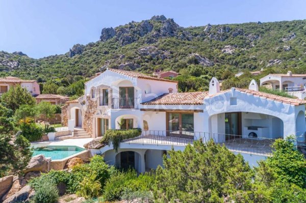 casa indipendente in vendita ad Arzachena in zona Porto Cervo