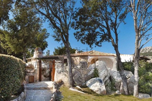 casa indipendente in vendita ad Arzachena in zona Porto Cervo