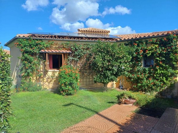 casa indipendente in vendita ad Arzachena