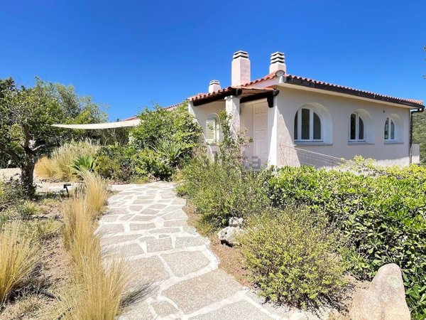 casa indipendente in vendita ad Arzachena in zona Porto Cervo