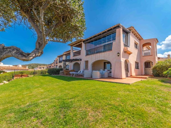 appartamento in vendita ad Arzachena in zona Porto Cervo