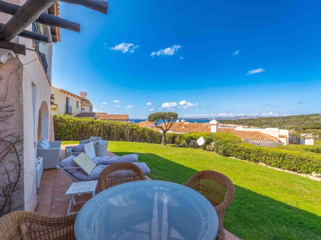 appartamento in vendita ad Arzachena in zona Porto Cervo