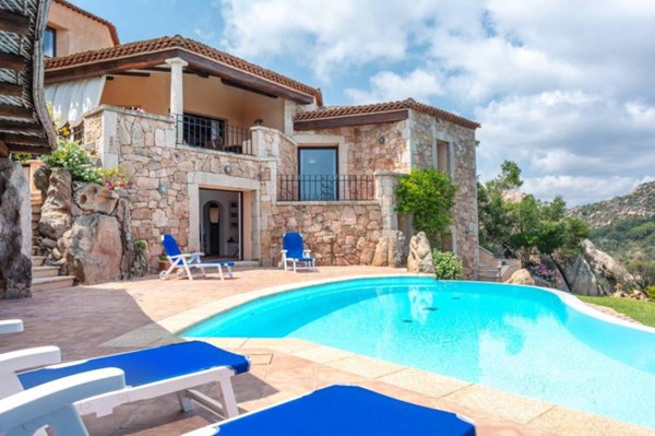 casa indipendente in vendita ad Arzachena in zona Porto Cervo