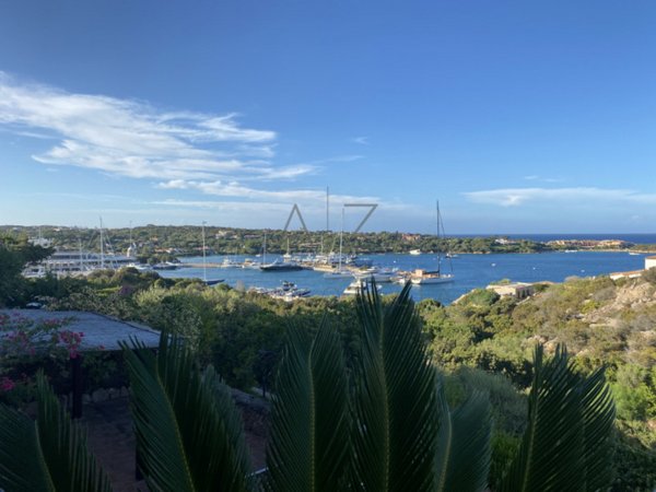 appartamento in vendita ad Arzachena in zona Porto Cervo