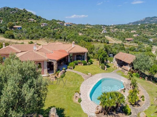 casa indipendente in vendita ad Arzachena in zona Porto Cervo