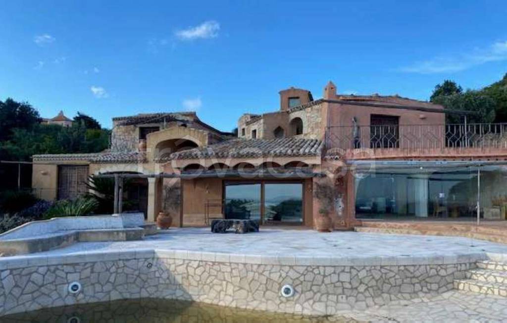 casa indipendente in vendita ad Arzachena
