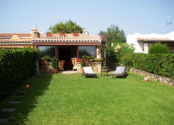 casa indipendente in vendita ad Arzachena in zona Baja Sardinia