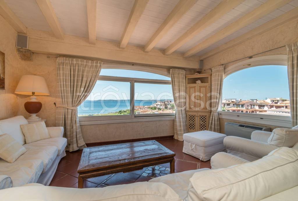 appartamento in vendita ad Arzachena in zona Porto Cervo